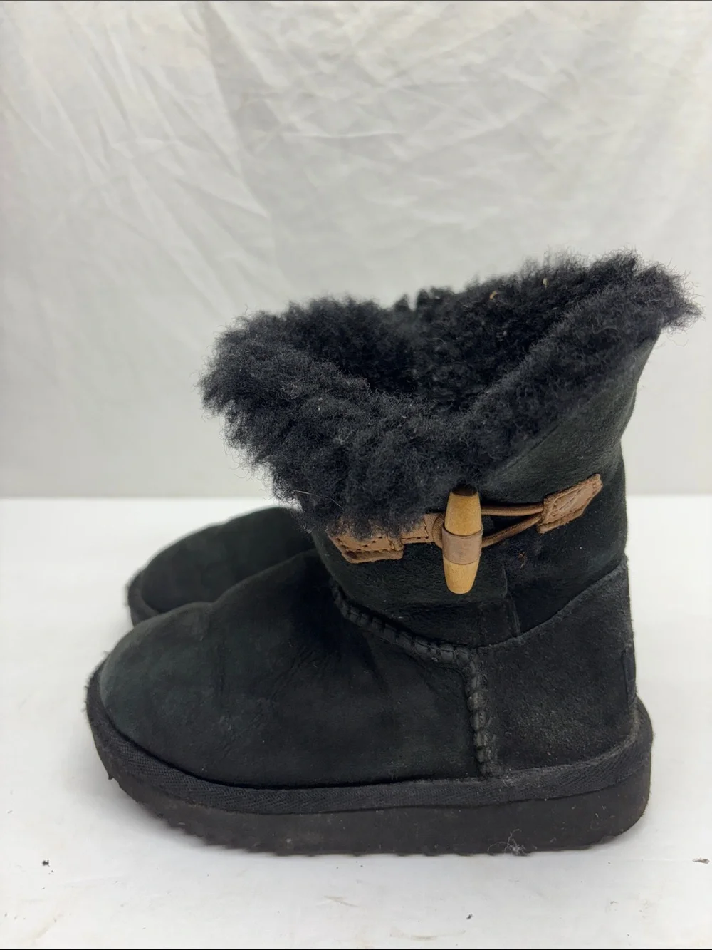 UGG boots for toddler girl, SZ 9, box 72